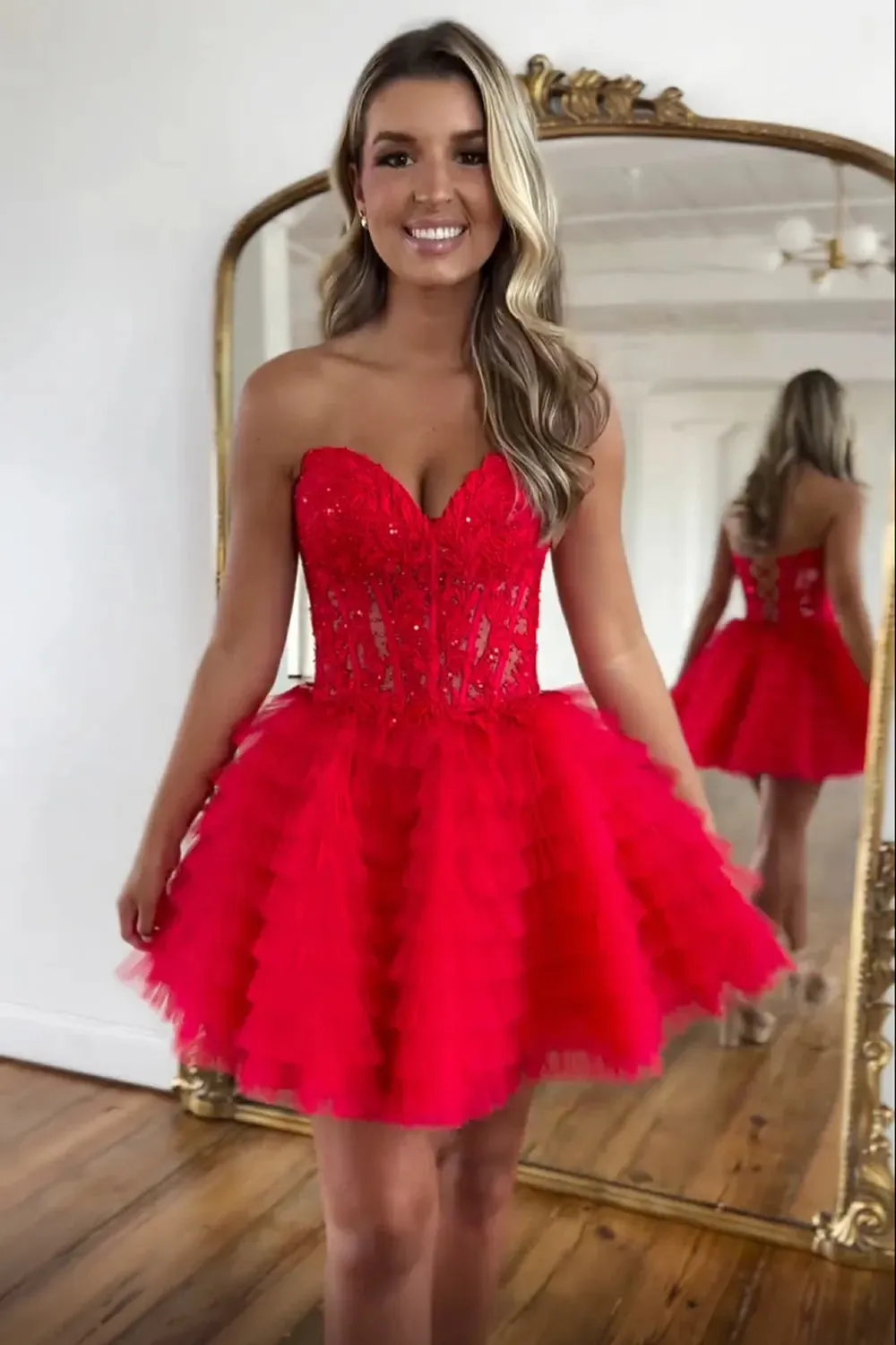 A-Line Strapless Red Tiered Tulle Short Homecoming Dresses with Appliques VK081605