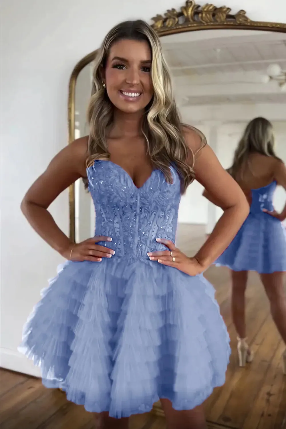 A-Line Strapless Red Tiered Tulle Short Homecoming Dresses with Appliques VK081605