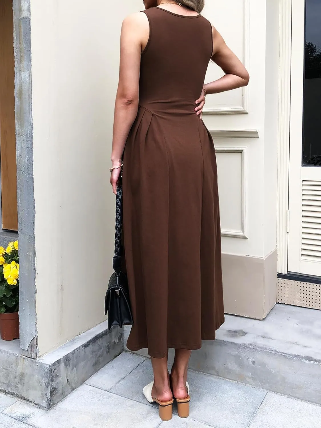 Women Summer Sleeveless Casual Dresses Pleated Waist Elegant Midi A-Line Flowy Swing Dress Sundress with Pockets
