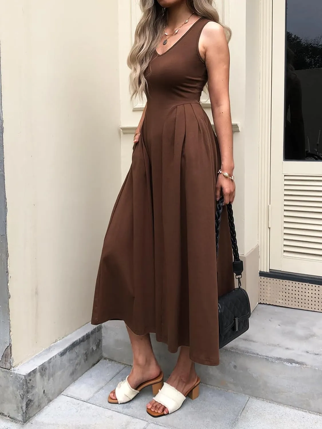 Women Summer Sleeveless Casual Dresses Pleated Waist Elegant Midi A-Line Flowy Swing Dress Sundress with Pockets